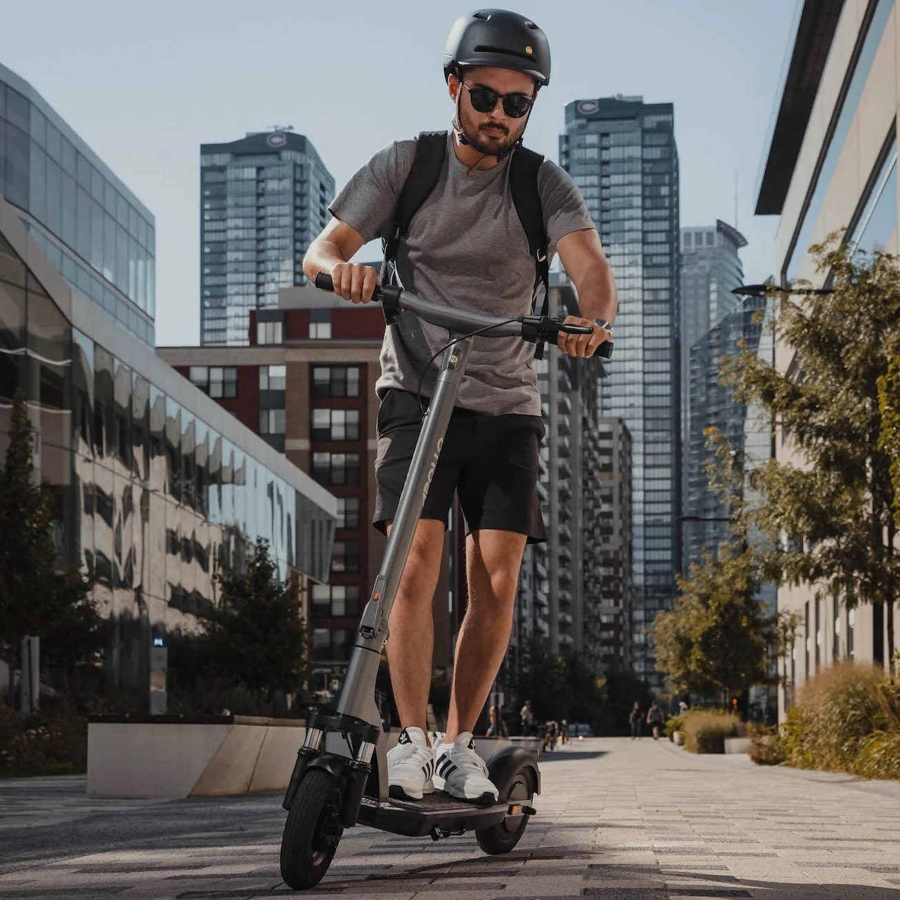 kqi2 pro electric scooter folded