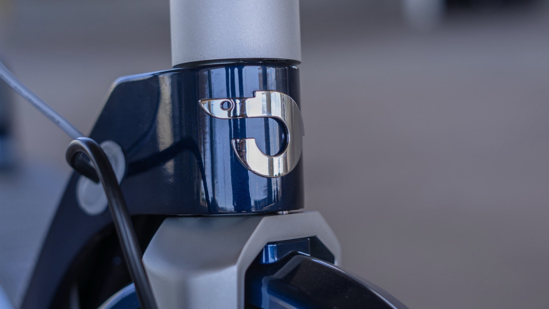Unagi logo on the Model One electric scooter